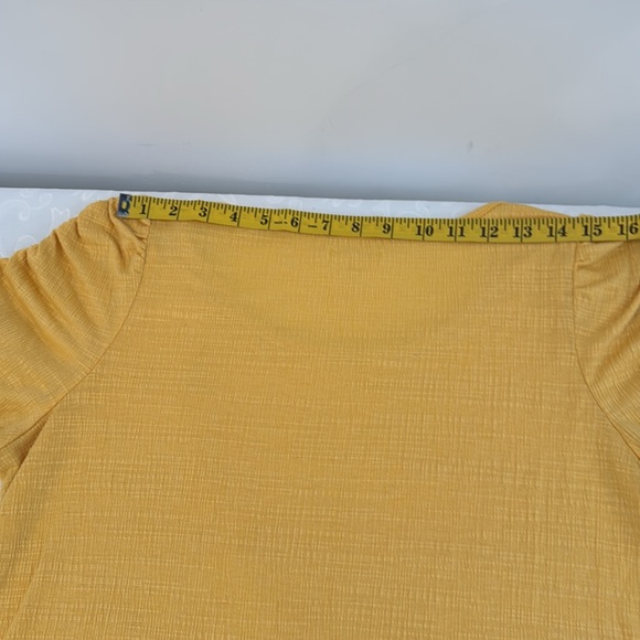 🌟3/$15🌟 Max Studio Ruched Sleeve Top. Size L. - Picture 8 of 12